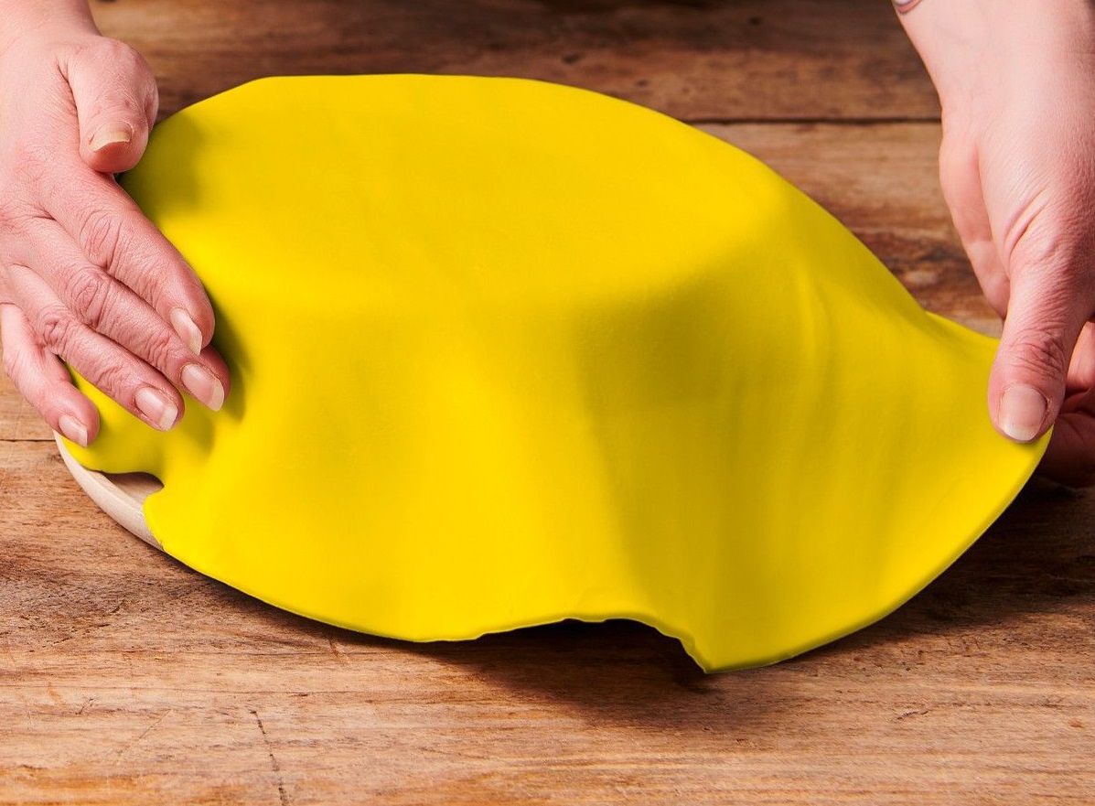 Ready Rolled Fondant Disc Mellow Yellow - Afbeelding 2