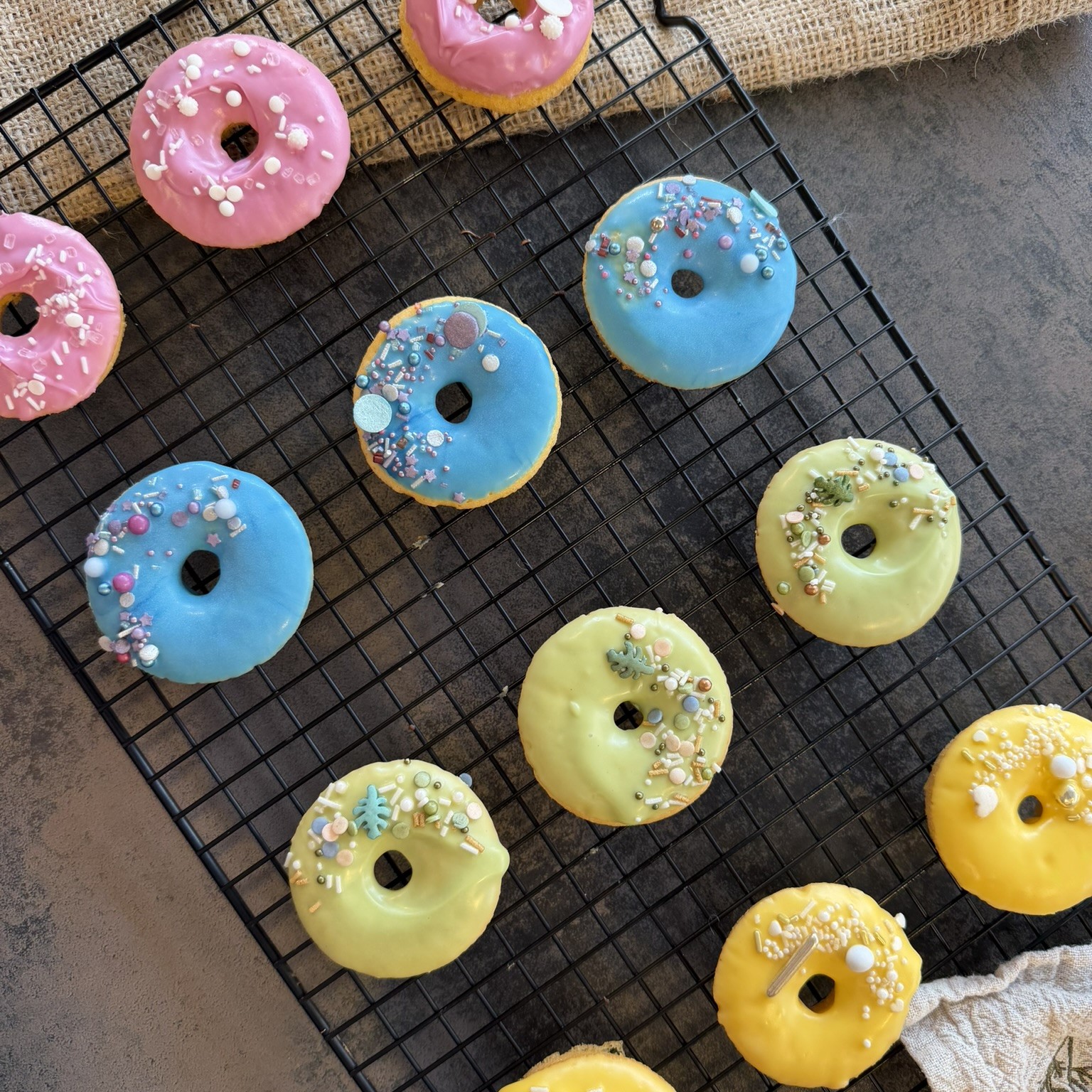 Bakpakket mini donuts (traktatie inspiratie) - Afbeelding 2