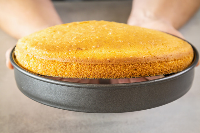 MasterClass Ronde Taartvorm Sandwich Antiaanbak met Losse Bodem - 23cm - Afbeelding 2
