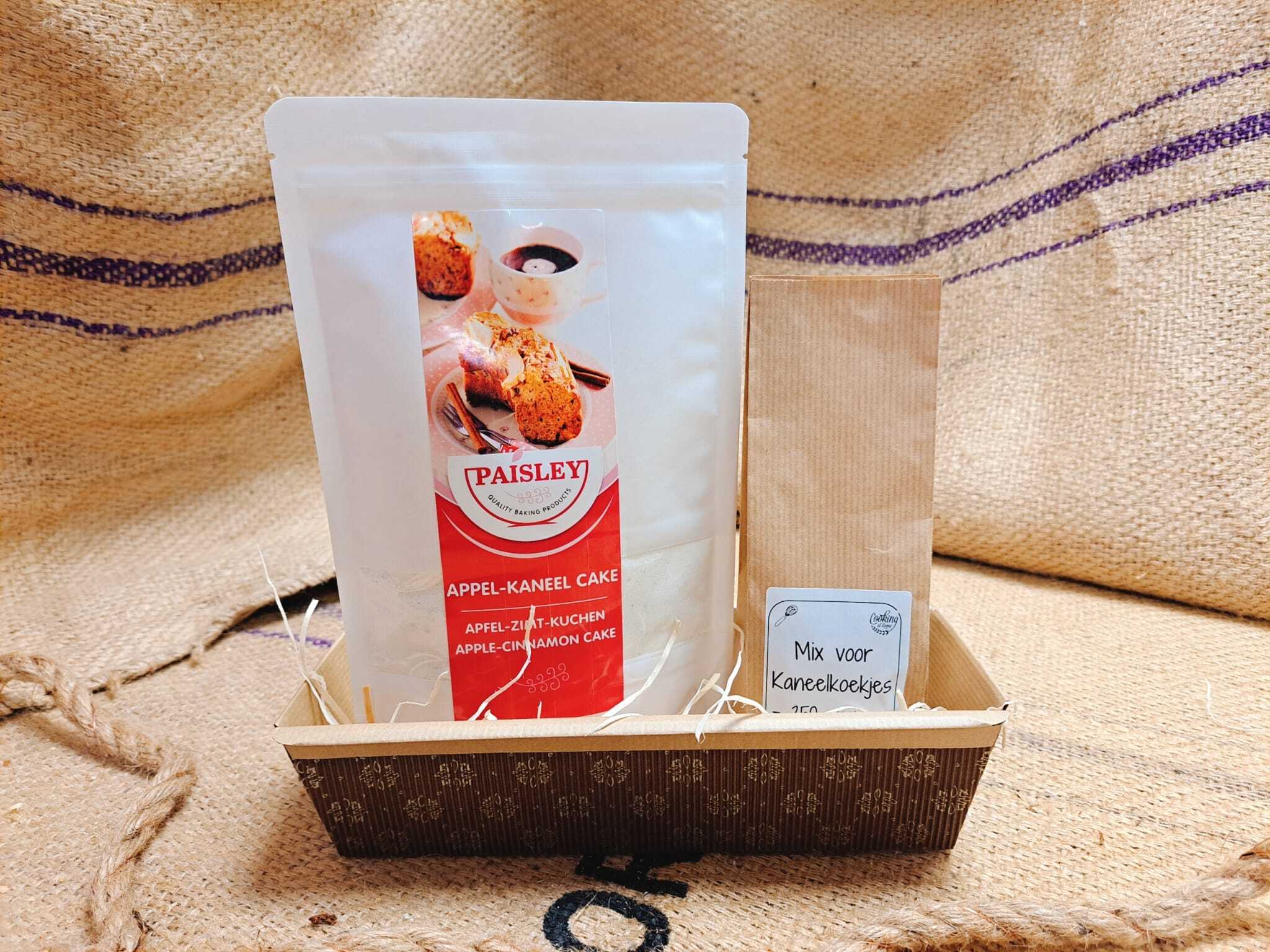 Cadeaupakket 'Appel-kaneel cake met kaneelkoekjes'