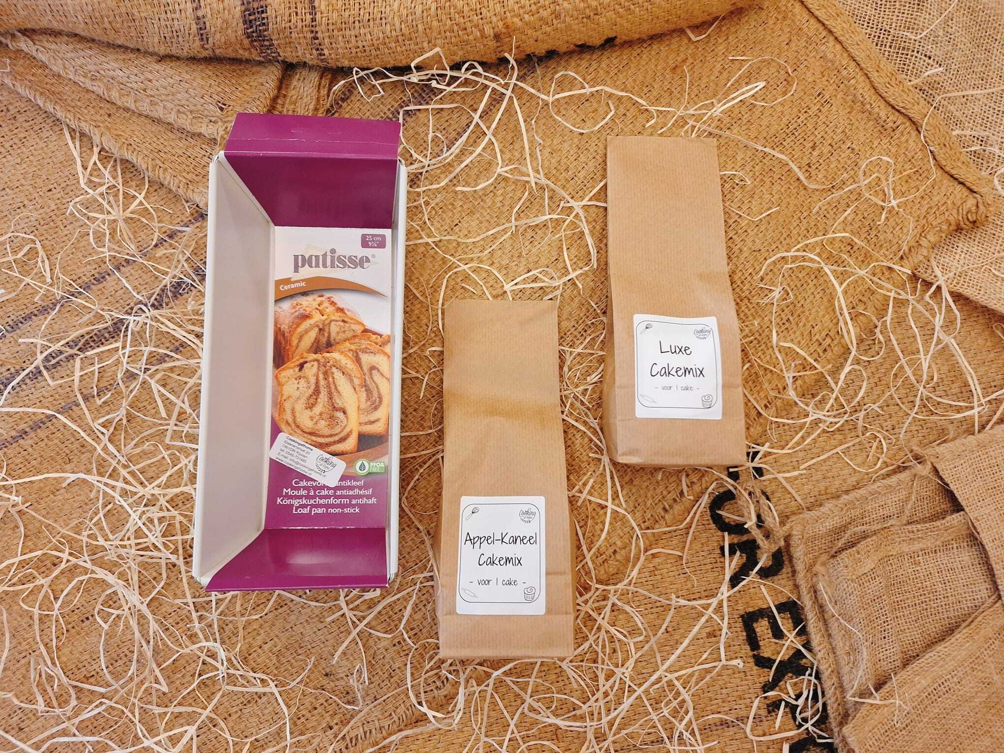 Cadeaupakket 'Appelkaneel en luxe cake met bakvorm'
