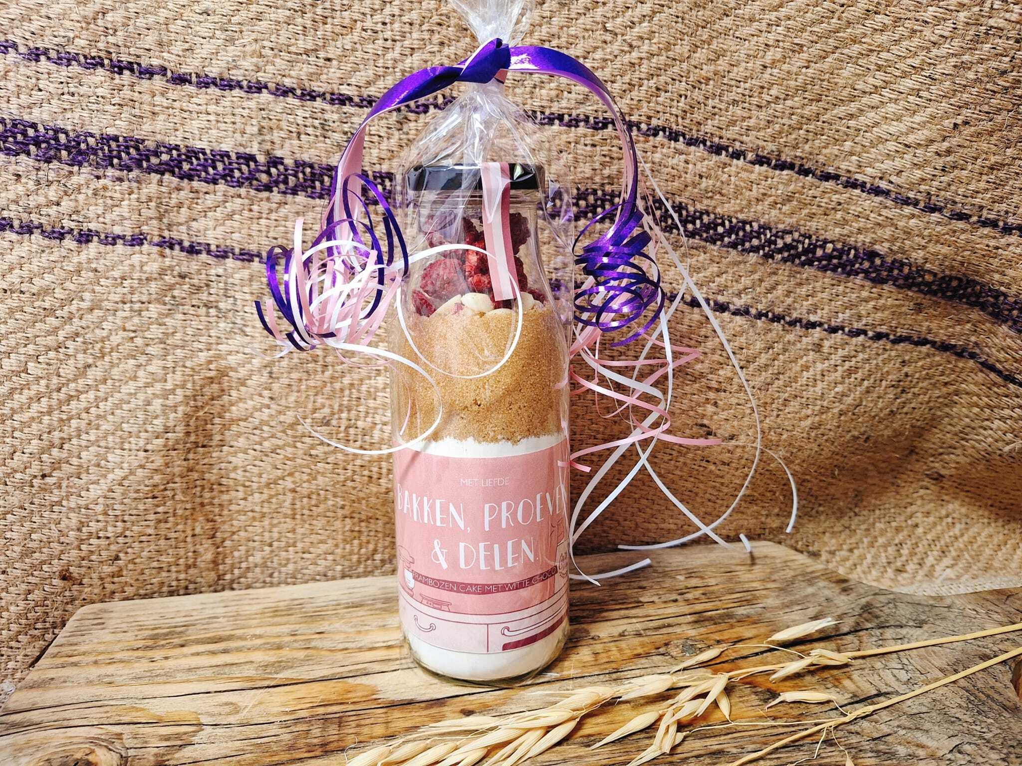 Cadeaufles Frambozencake 'Met liefde'