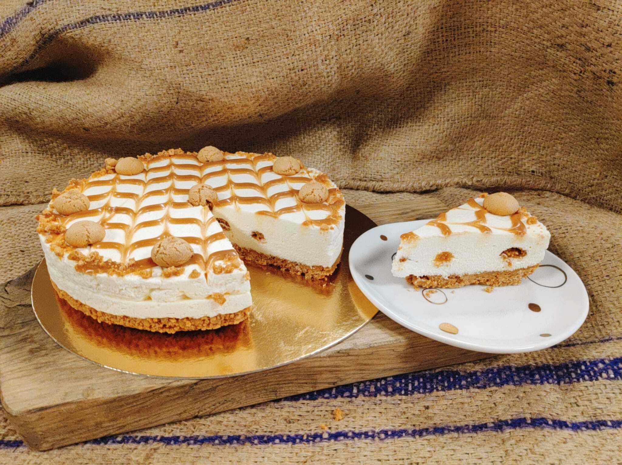 Bakpakket Caramel Monchoutaart met bitterkoekjes